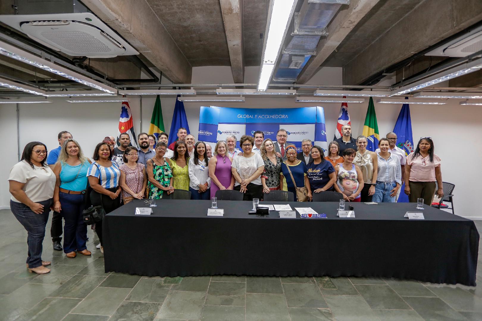 Novo Conselho Municipal de Saúde toma posse