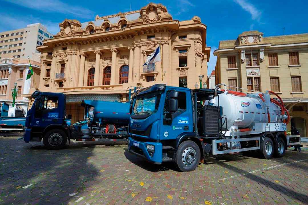 Daerp Recebe Caminhões E Equipamentos De Hidrojateamento