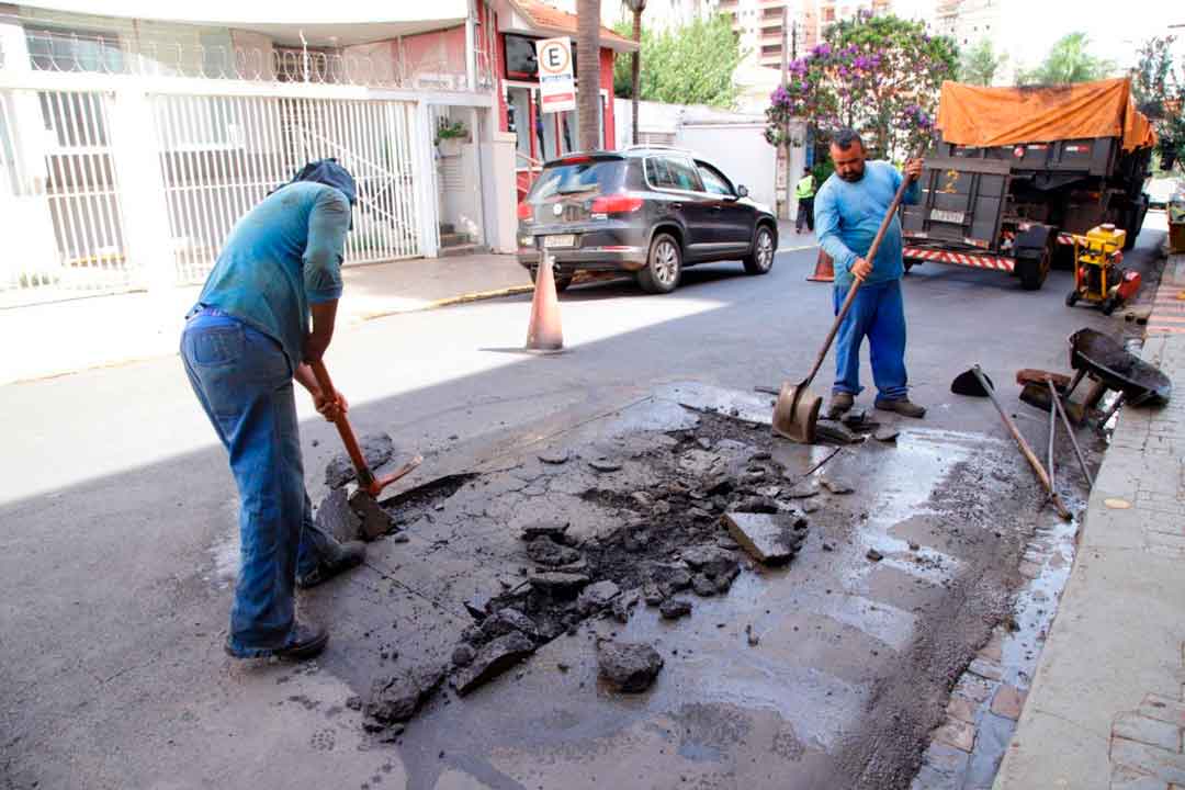 Rua Barão Do Amazonas Recebe Serviço De Tapa-Buracos