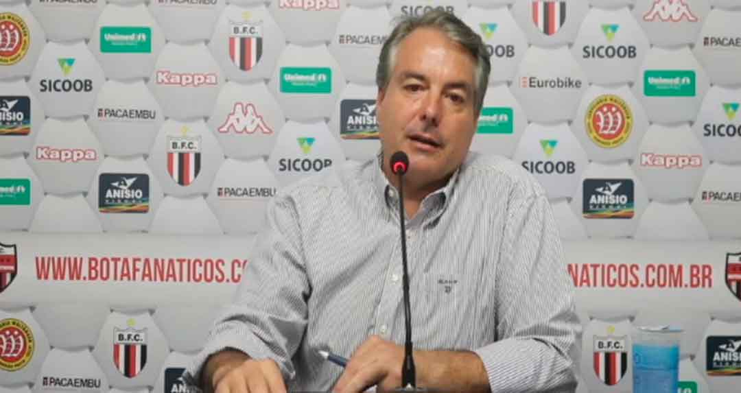 Confira A Entrevista Coletiva De Adalberto Baptista