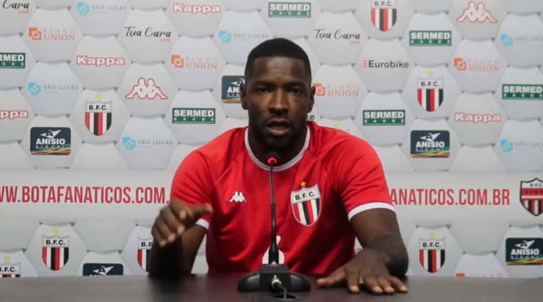 Victor Bolt Se Compromete Com O Botafogo