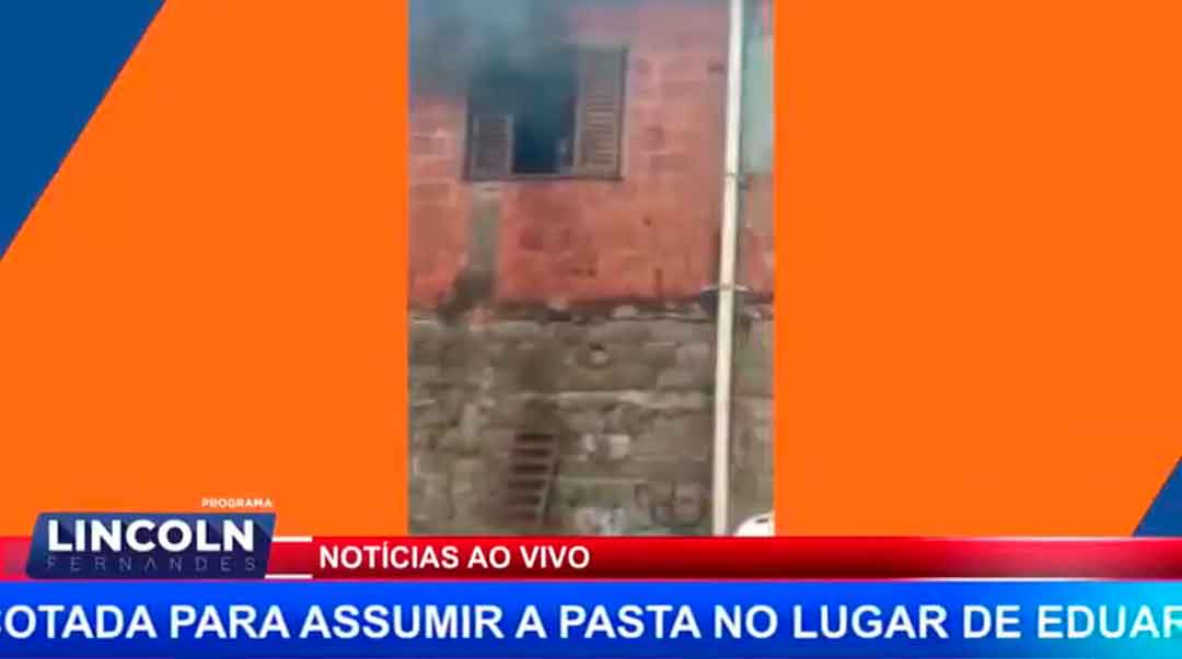 Populares Afirmam Ter Visto Capiroto Em Meio A Incêndio