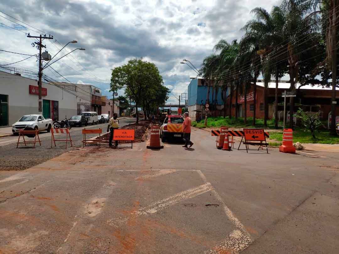 Intensificado Apoio Em Obras Na Avenida Mogiana