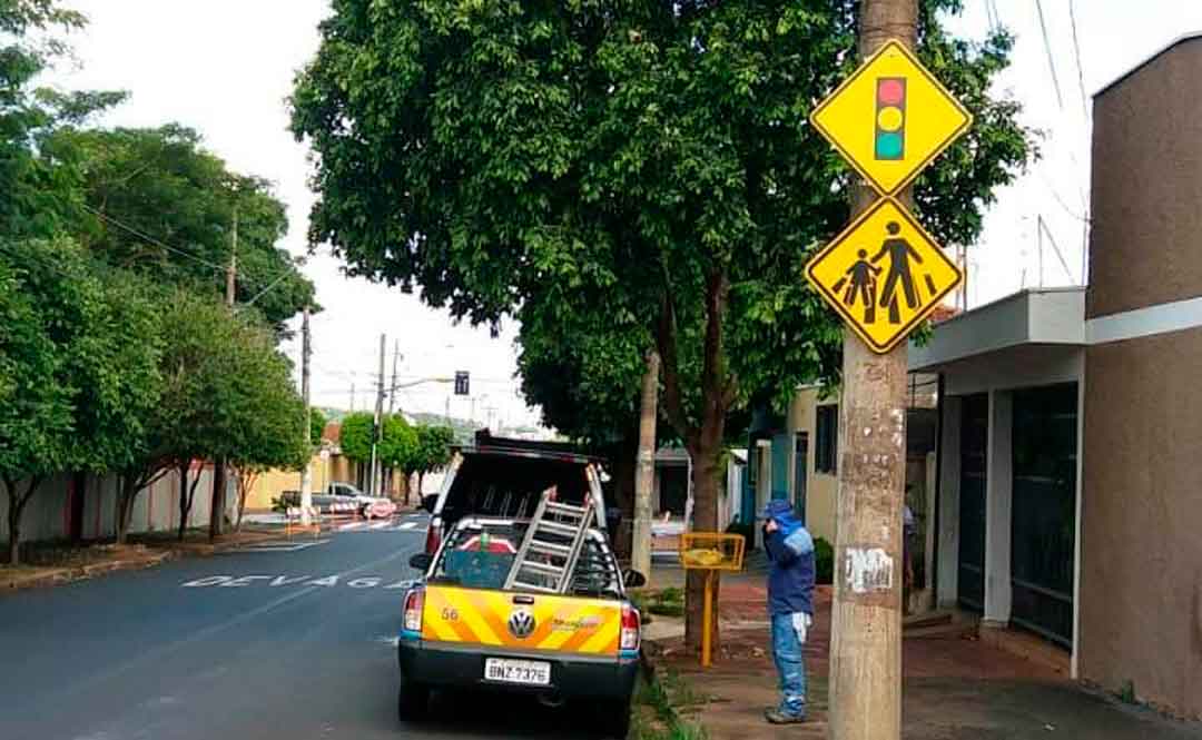 Renovada Sinalização Em Cruzamento No Ipiranga