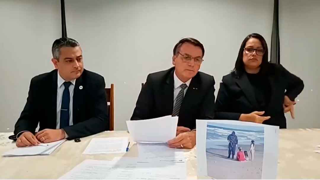 Bolsonaro Diz Que Família Na Praia Está Mais Segura Do Que Em Casa