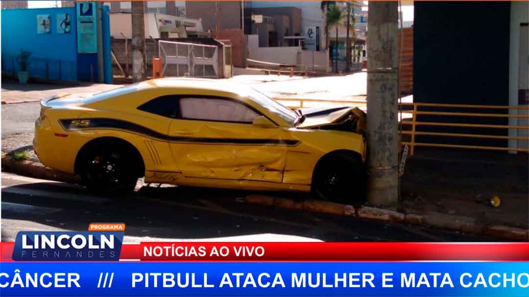 Camaro Amarelo Bate De Frente Em Um Poste Em Jaboticabal