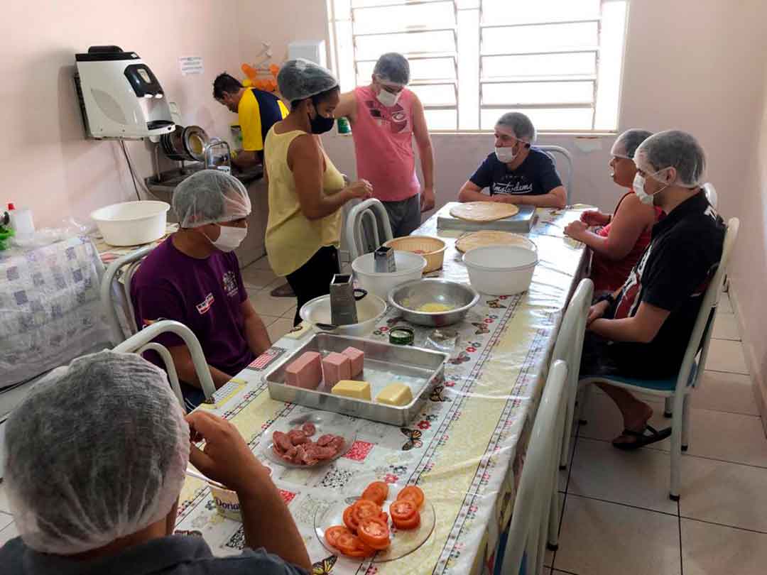 Residência Inclusiva Realiza Atividades Que Favorecem A Autonomia