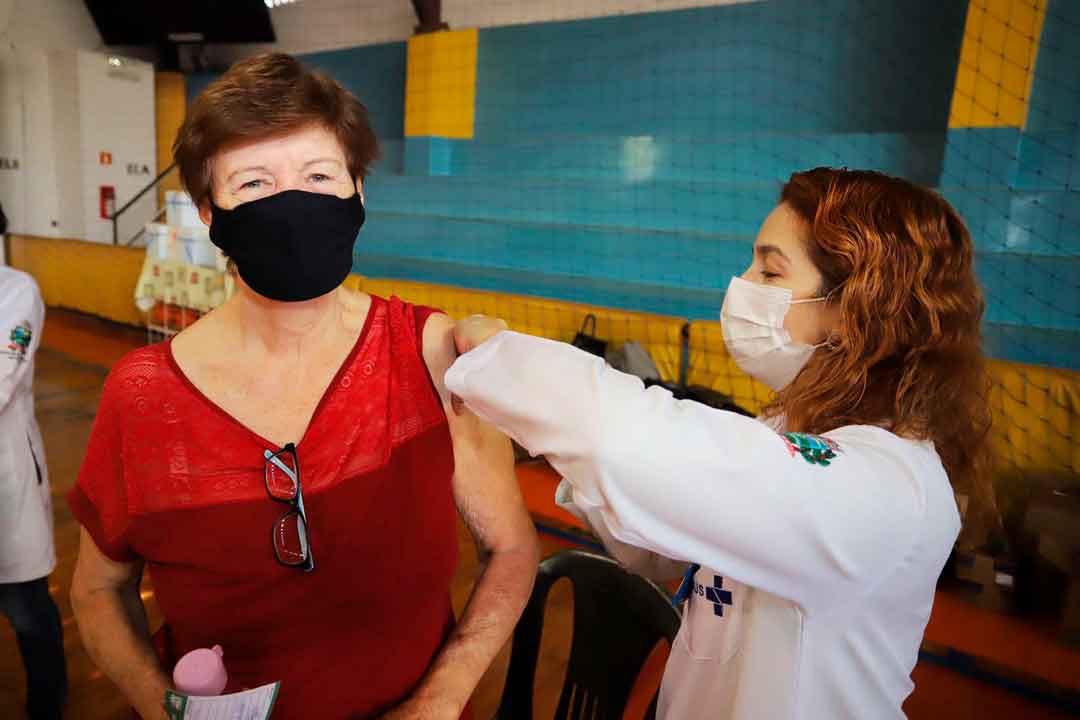 Saúde Estende Vacinação Contra Covid Em Pessoas Com 60 A 62 Anos