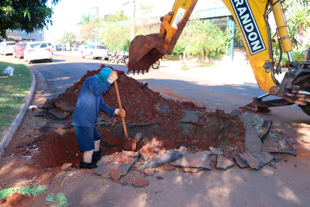 Daerp Realiza Substituição De Trecho De Adutora No Cruzamento Das Avenidas João Fiusa E Independência