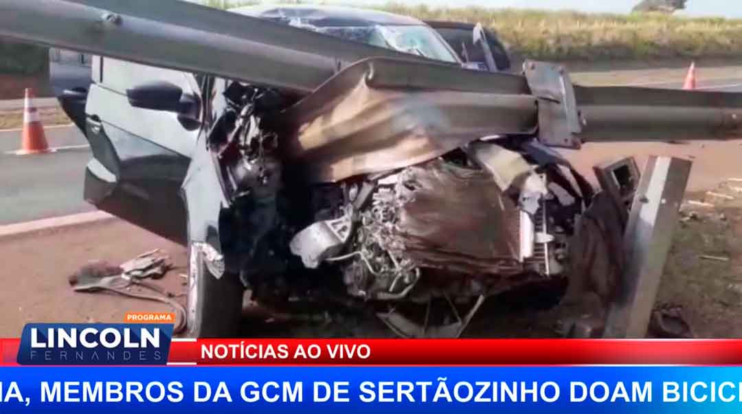 Nasceu De Novo! Acidente Grave Destroi Automóvel, Mas Por Sorte Não Causou Nenhum Arranhão Ao Motorista