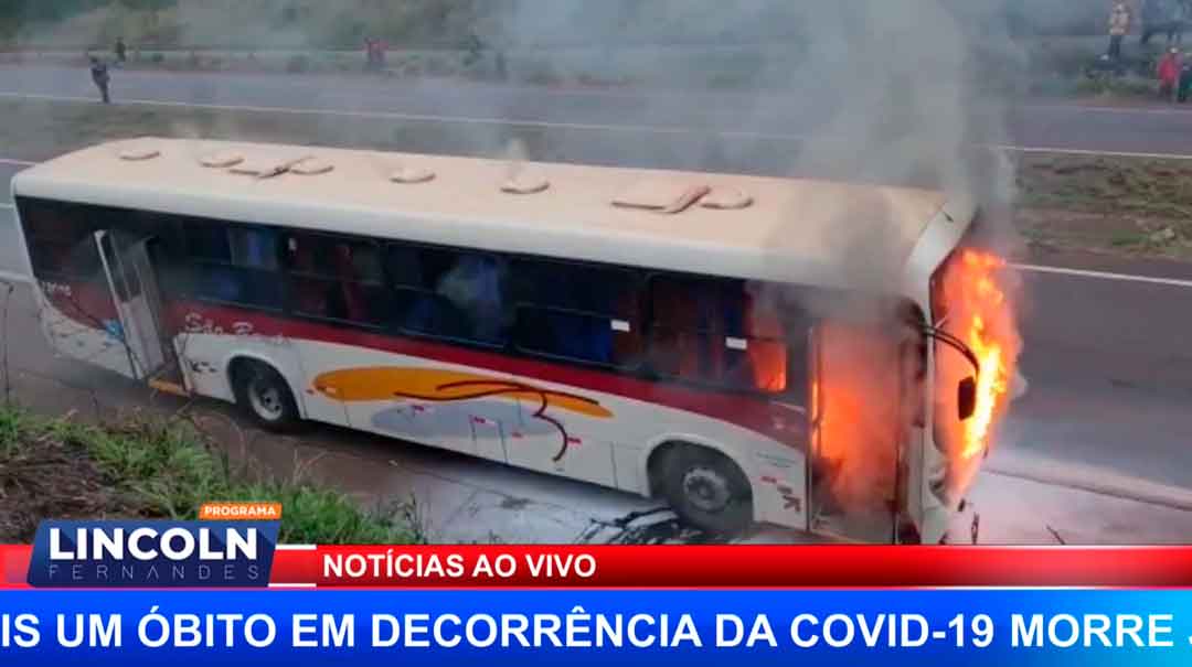 Ônibus Pega Fogo Na Rodovia Abraão Assed Próximo A Serrana