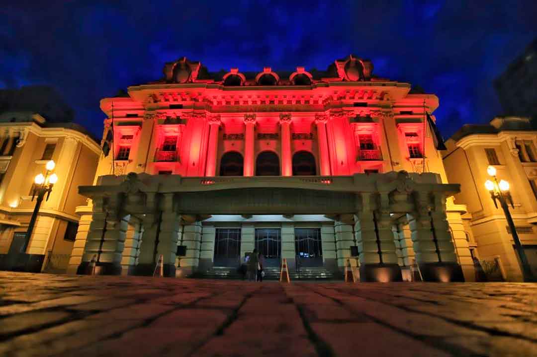 Theatro Pedro Ii É Iluminado De Vermelho Para Lembrar Importância Da Doação De Sangue