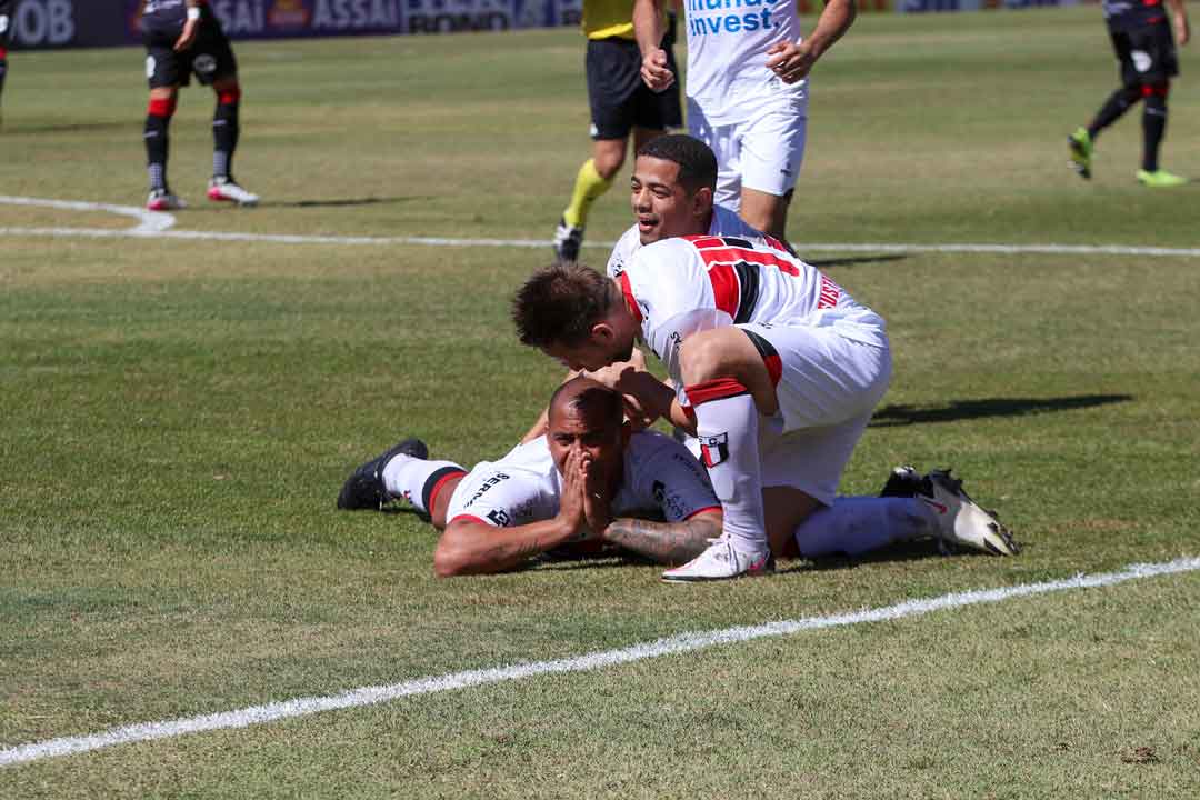 Botafogo Vence Ituano E Encosta No G4