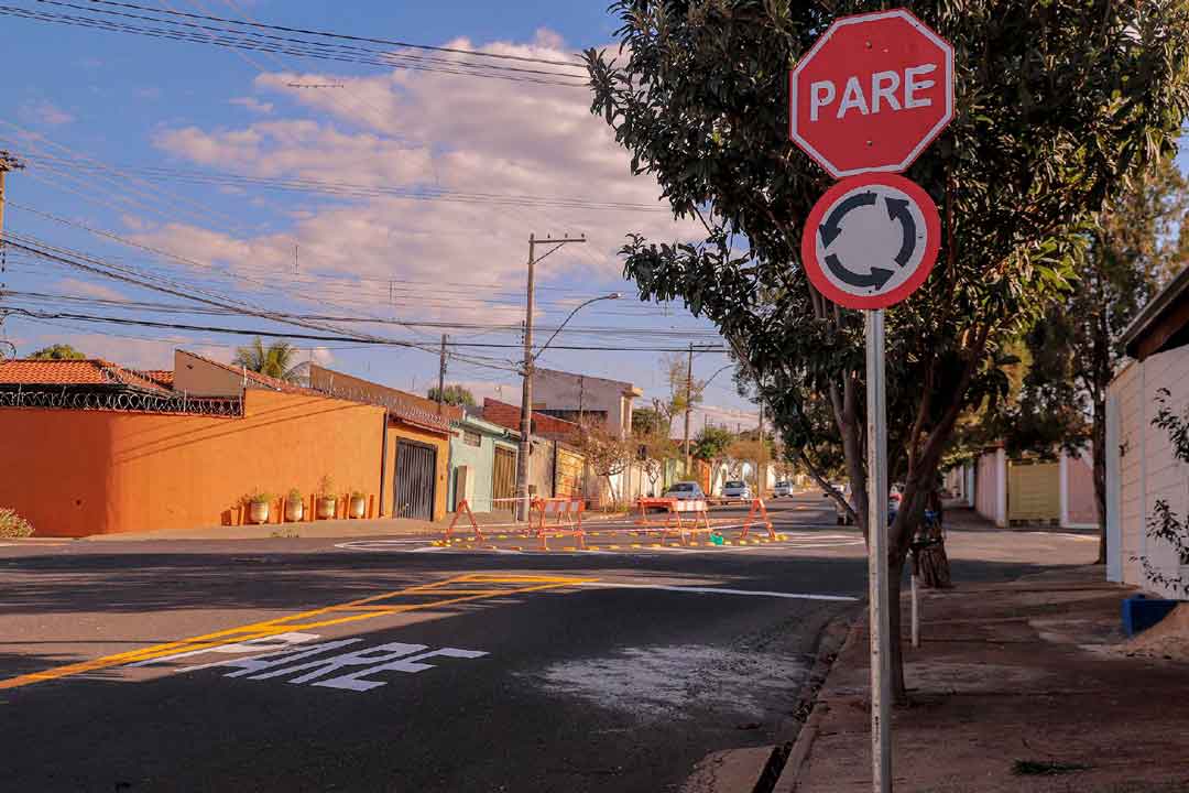 Transerp Implanta Minirrotatória Em Cruzamento Da Região Oeste