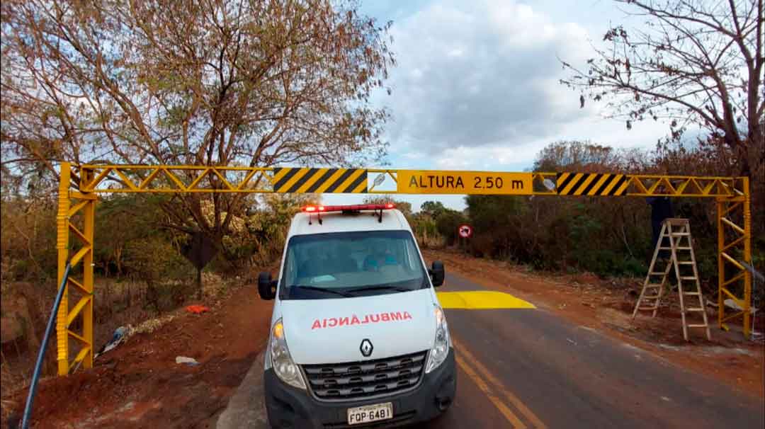 Altinópolis Coloca Barreira E Dificulta Entrada De Veiculos Mais Altos Na Cidade