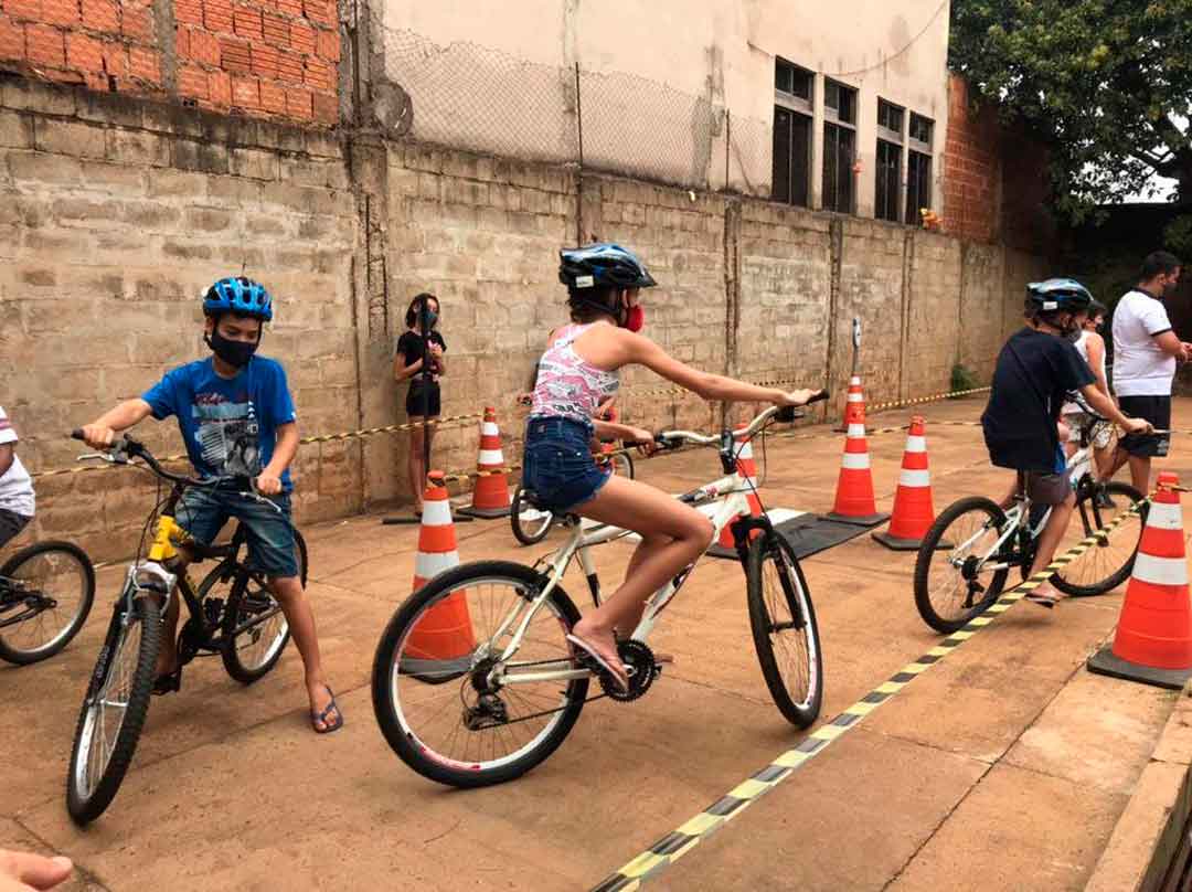 Crianças Dos Serviços De Convivência Participam Do Projeto Pedalando Para O Futuro