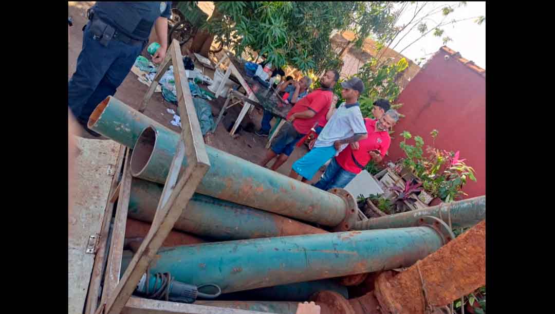 Polícia Prende Ladrão De Canos De Ferro Do Daerp