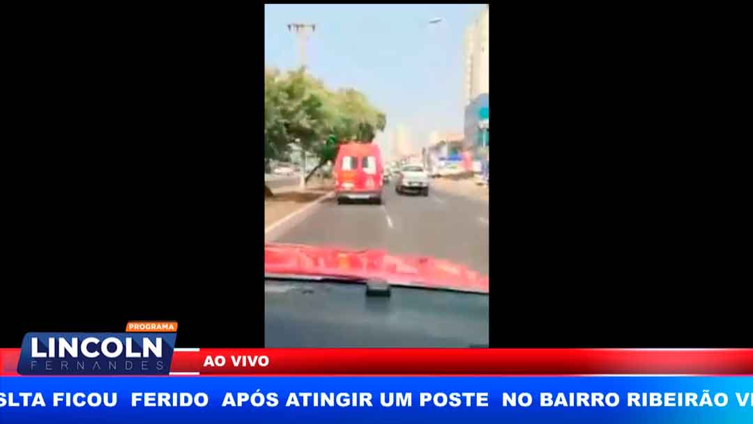 Um Motociclista Ficou Ferido  Após Atingir Um Poste No Bairro Ribeirão Verde