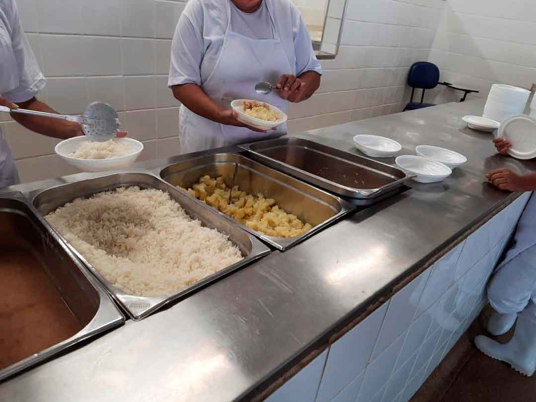 Alimentação Escolar Volta A Ser Oferecida Nas Unidades Escolares