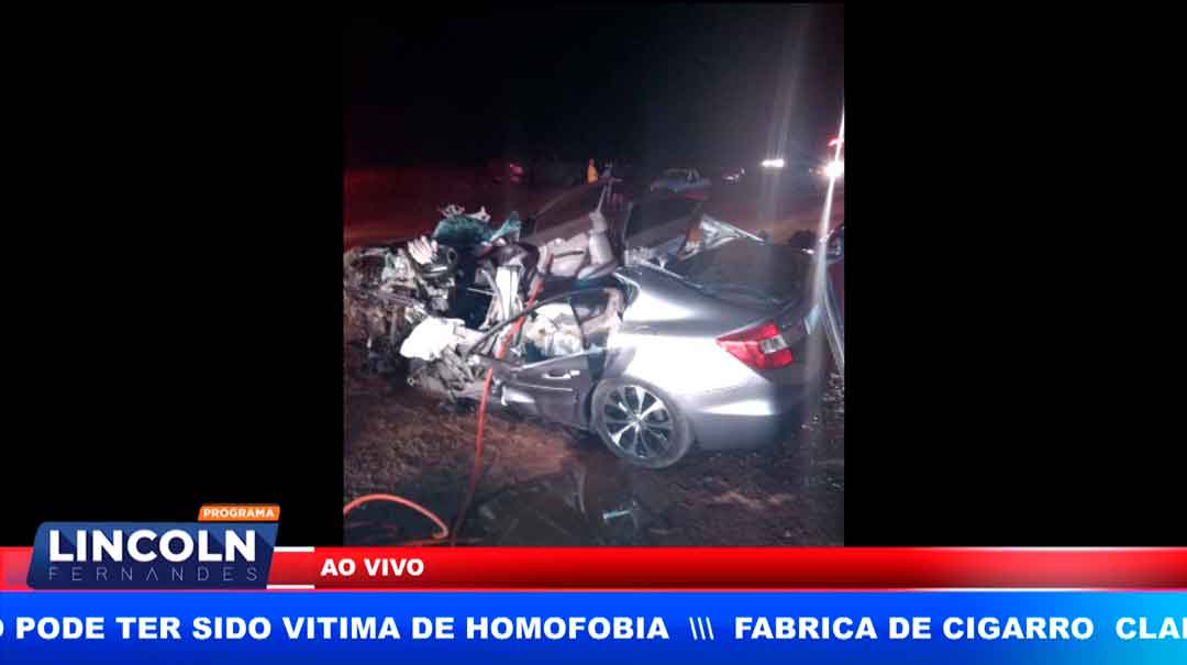 Carro Bate Em Caminhão Canavieiro Na Região