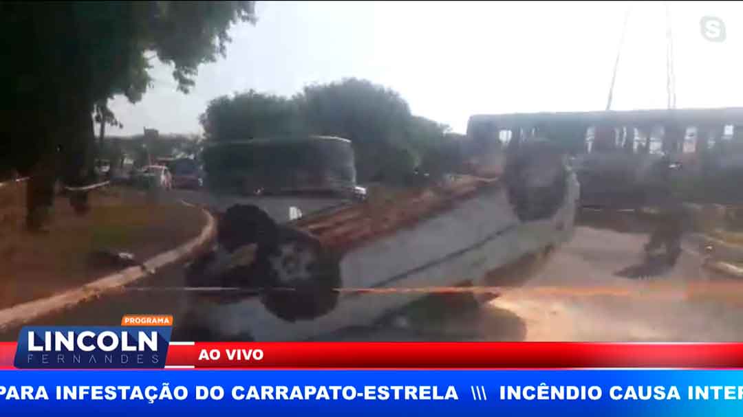 Carro Capota Na Av. Maria De Jesus Condeixa Na Rotatória Da Castelo Branco