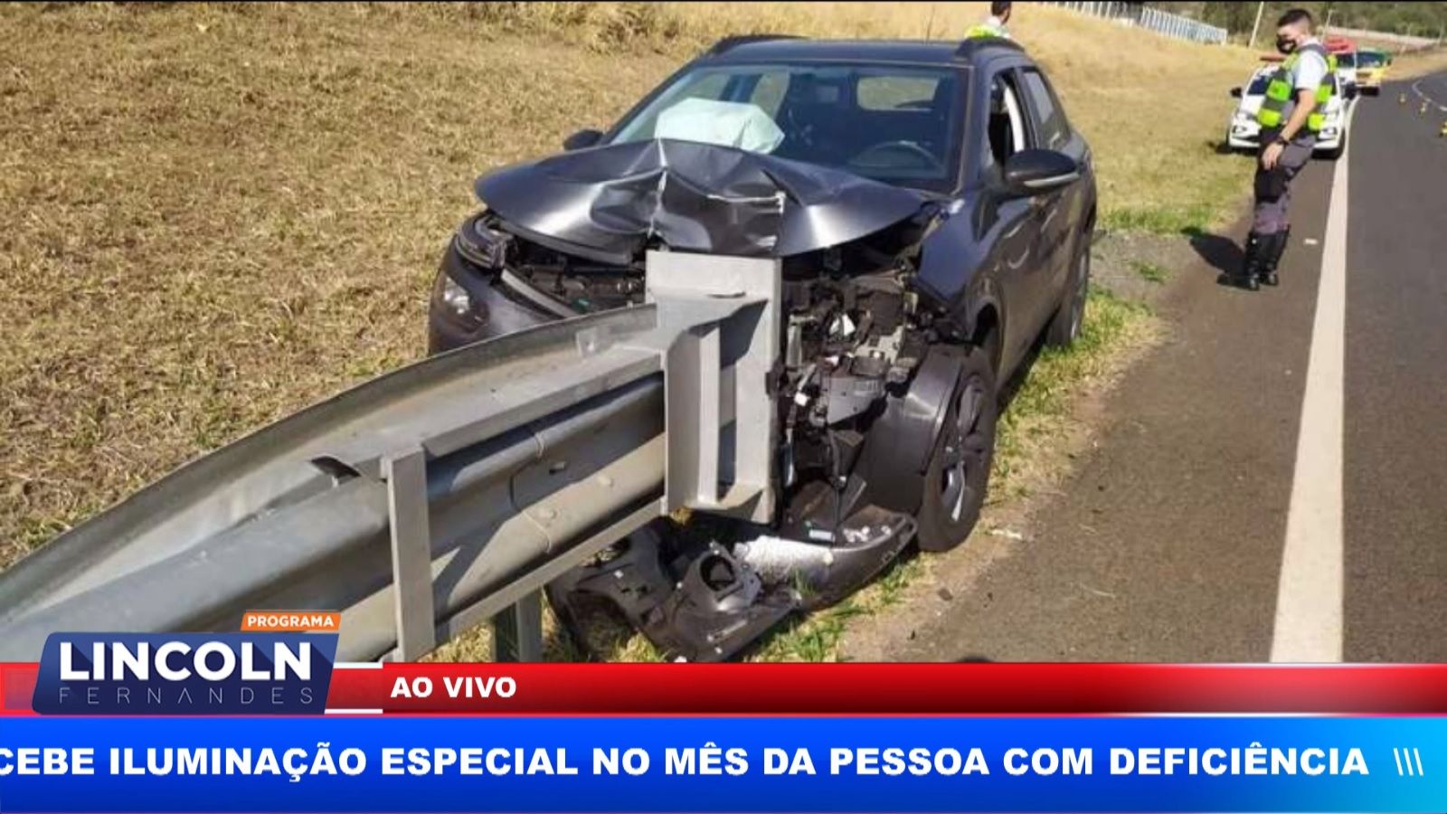 Motorista Perde Controle De Carro Em Rodovia E Bate Em Guardrail