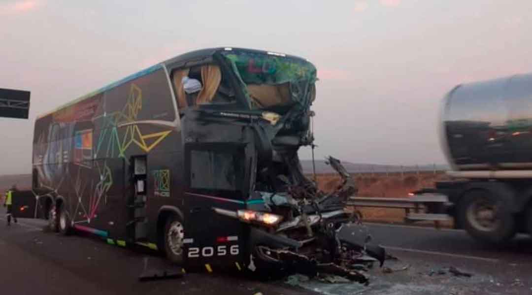 Motorista Morre E Outras 8 Pessoas Ficam Feridas Em Acidente De Ônibus
