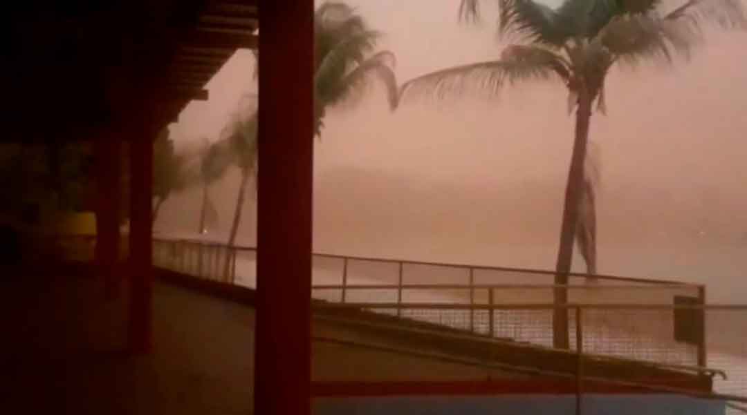 Banhistas São Surpreendidos Por Tempestade De Poeira Em Barretos