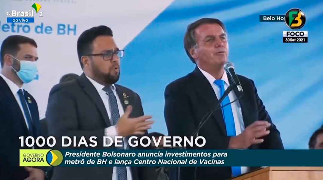 Bolsonaro É Ofendido Durante Discurso Em Bh E Retruca Dizendo Que Mulher Que O Ofendeu Não Tem Cérebro