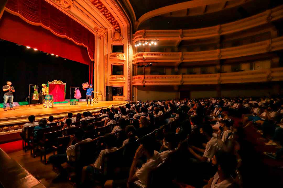 Alunos Da Rede Municipal De Ensino Assistem Peça Gratuita No Theatro Pedro Ii