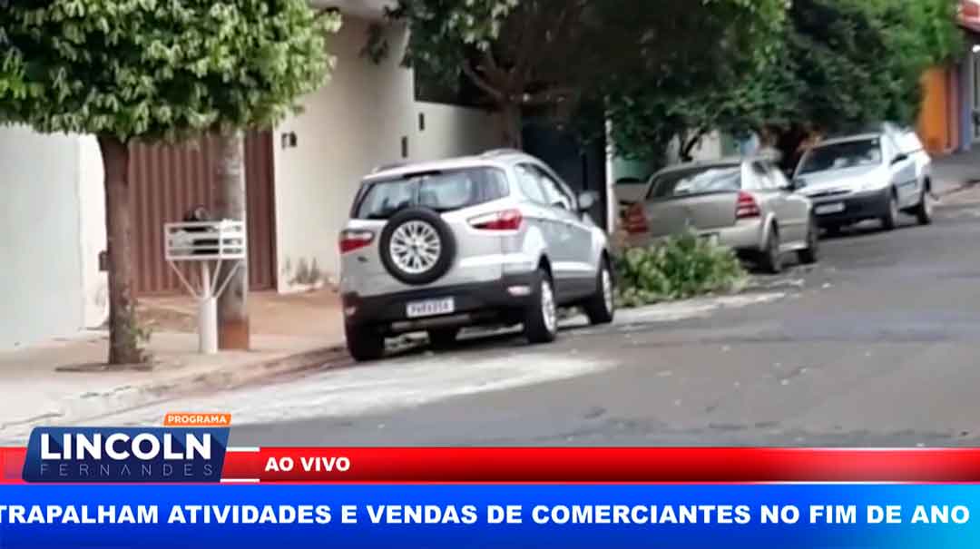 Ouvinte Repórter Flagra Homem Jogando Entulho Na Rua, Recolhe E Devolve Na Porta Do Sugismundo