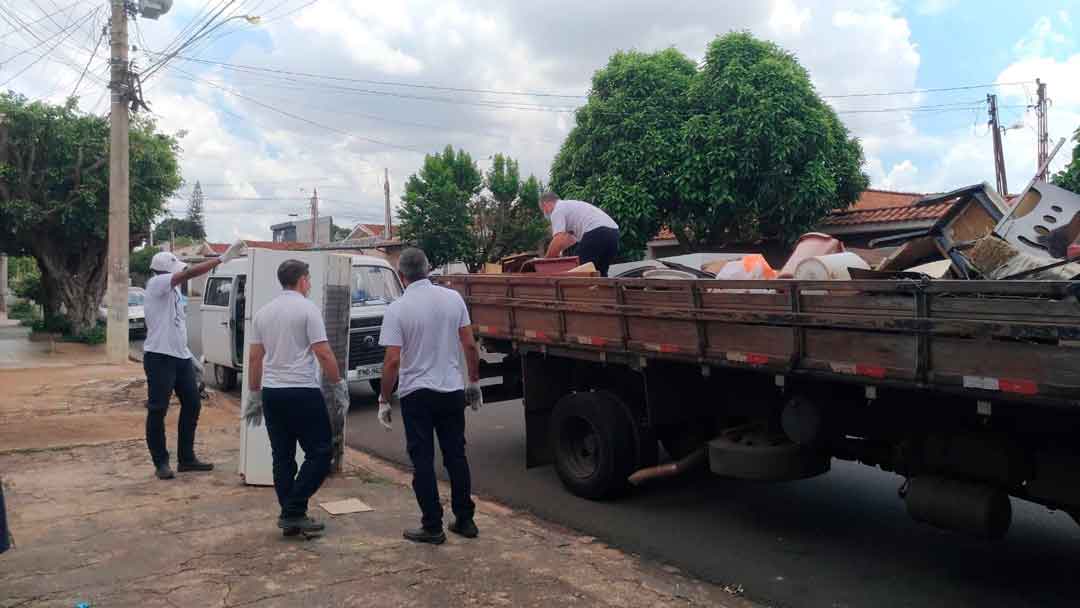 Mutirão Retira Mais De 2,5 Toneladas De Possíveis Criadouros Do Mosquito Da Dengue