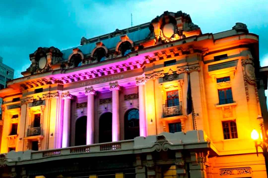 Theatro Pedro Ii Recebe Iluminação Roxa E Laranja