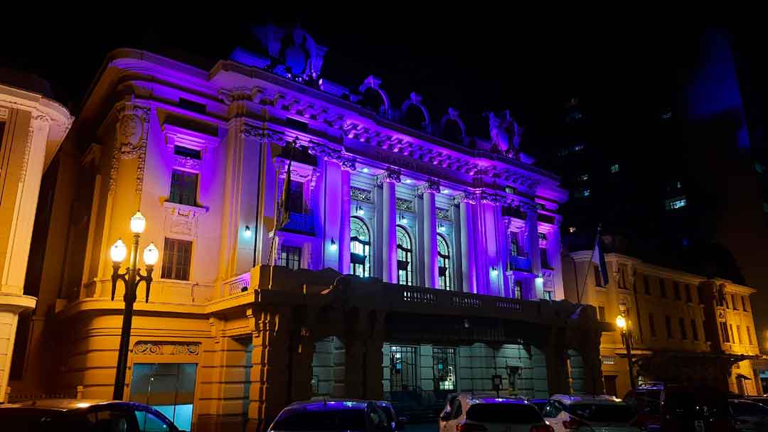 Theatro Pedro Ii Recebe Iluminação Lilás