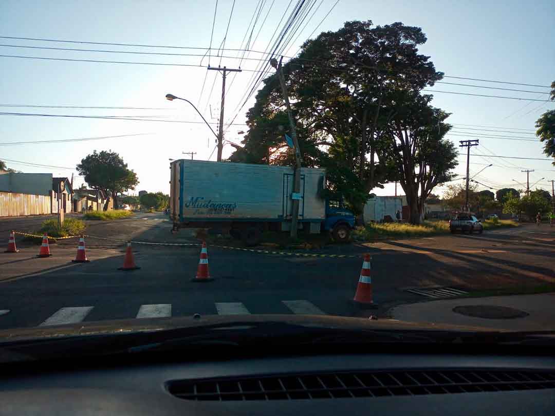 Ouvinte Repórter Relata Acidente Com Caminhão Em Batatais