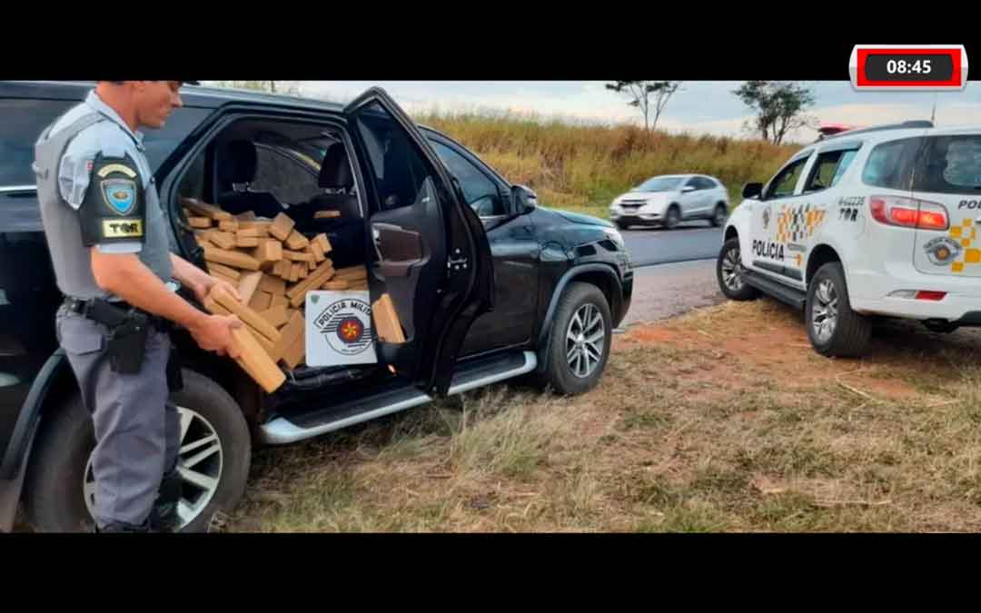 Motorista Abandona Carro Lotado Com Maconha E Foge A Pé Em Abordagem Policial, Em Rodovia De Presidente Prudente