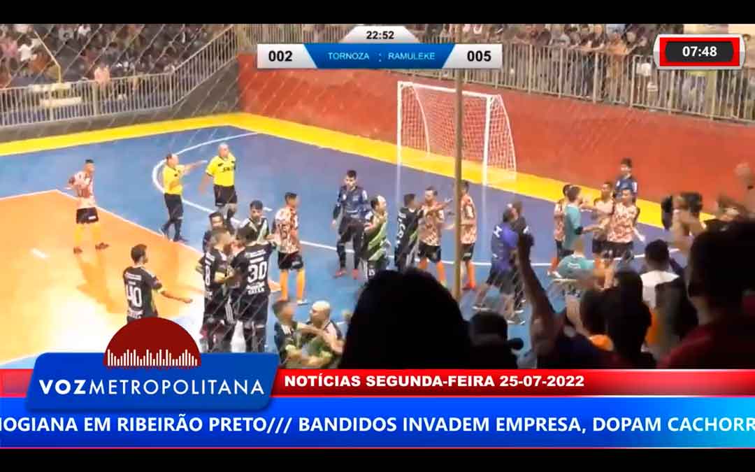 Confusão E Explosão De Bomba Deixa Um Ferido E Jogo De Futsal Na Cidade De Monte Alto