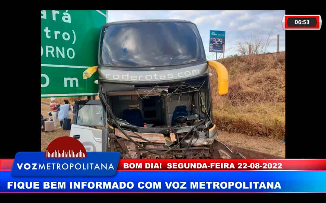 Acidente Entre Ônibus E Caminhão Próximo A Guará