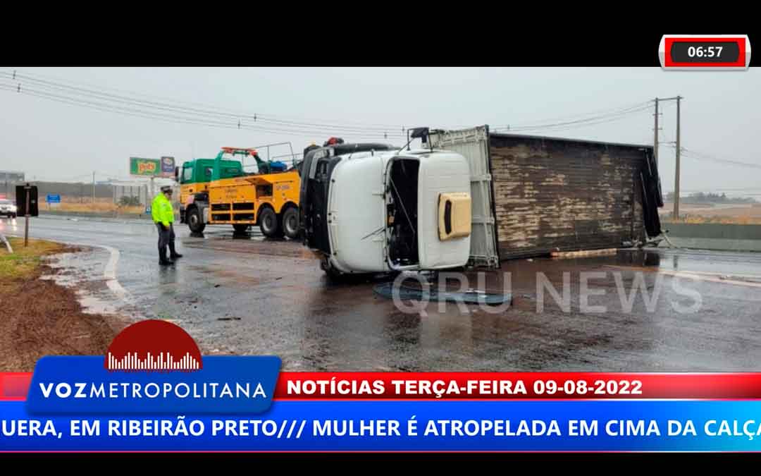 Caminhão Tomba Na Rodovia Anhanguera, Em Cravinhos