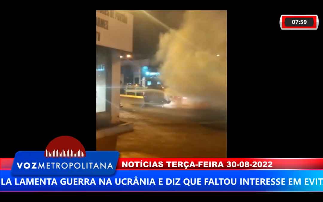 Carro Pega Fogo No Meio Da Rua Em Sertãozinho