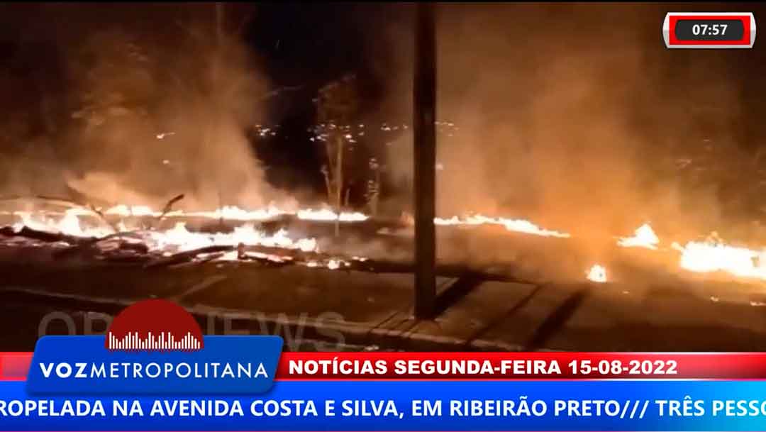 Incêndio Atinge Terreno No Bairro Vila Virgínia, Em Ribeirão Preto