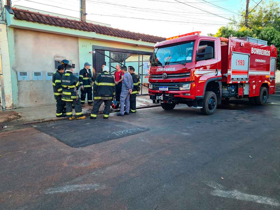 Incêndio Em Residência No Início Desta Manhã Na Vila Tibério