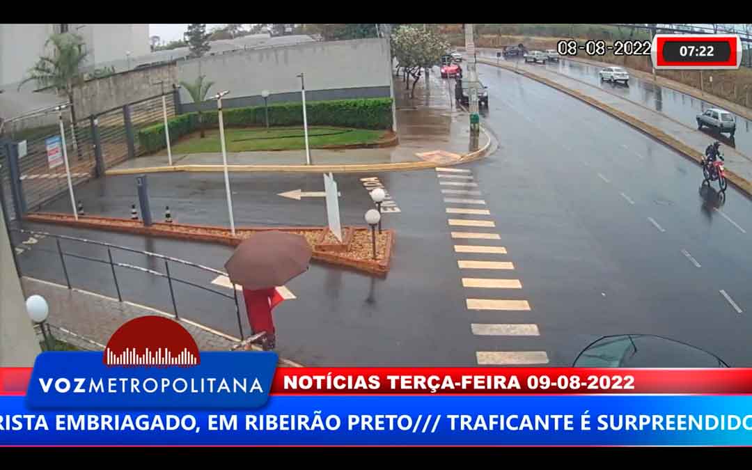 Motorista Perde Controle De Carro E Bate Em Poste, Na Antônia Mugnato Marincek