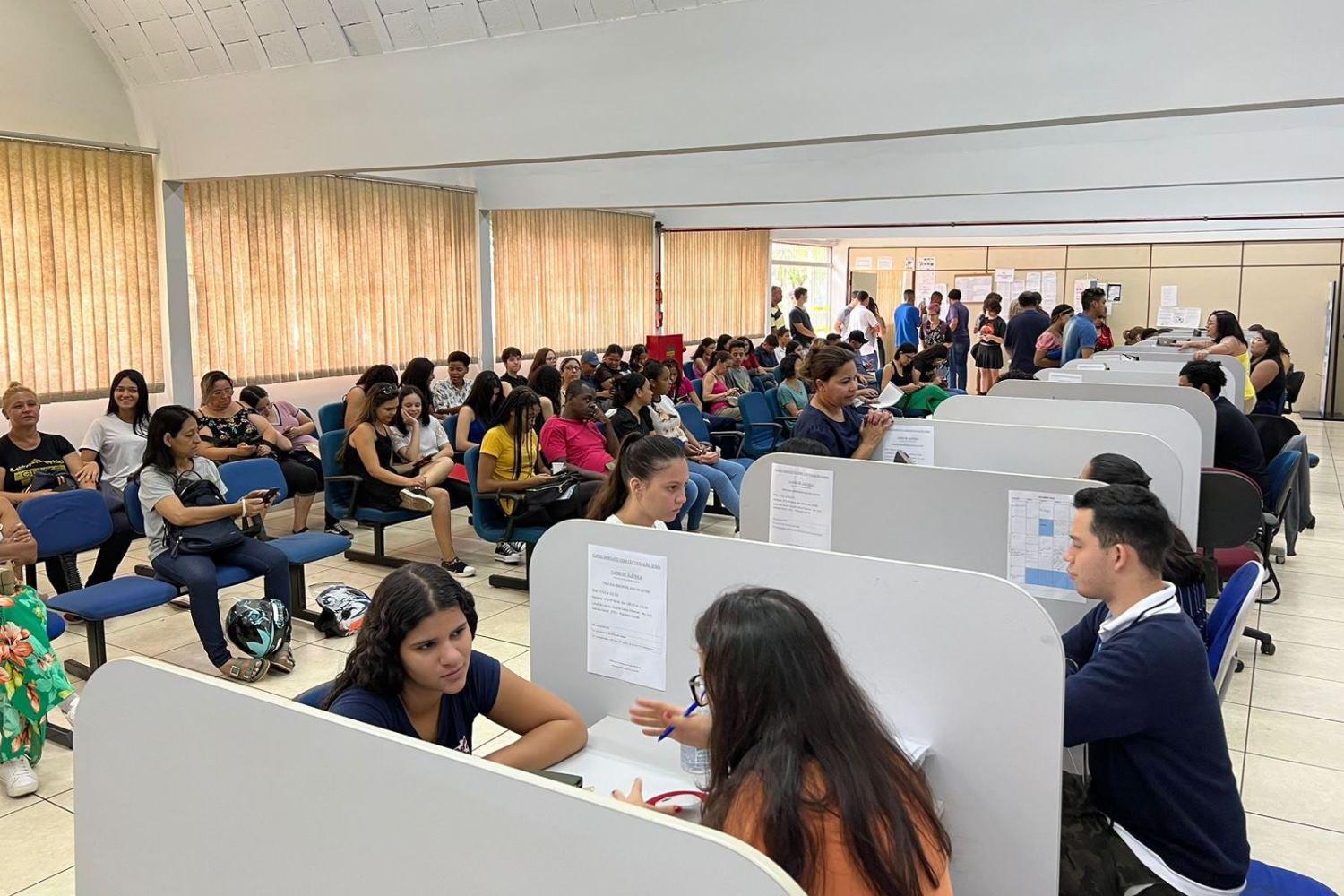Primeiro Mutirão Do Estágio E Jovem Aprendiz Atendeu Cerca De 300 Jovens