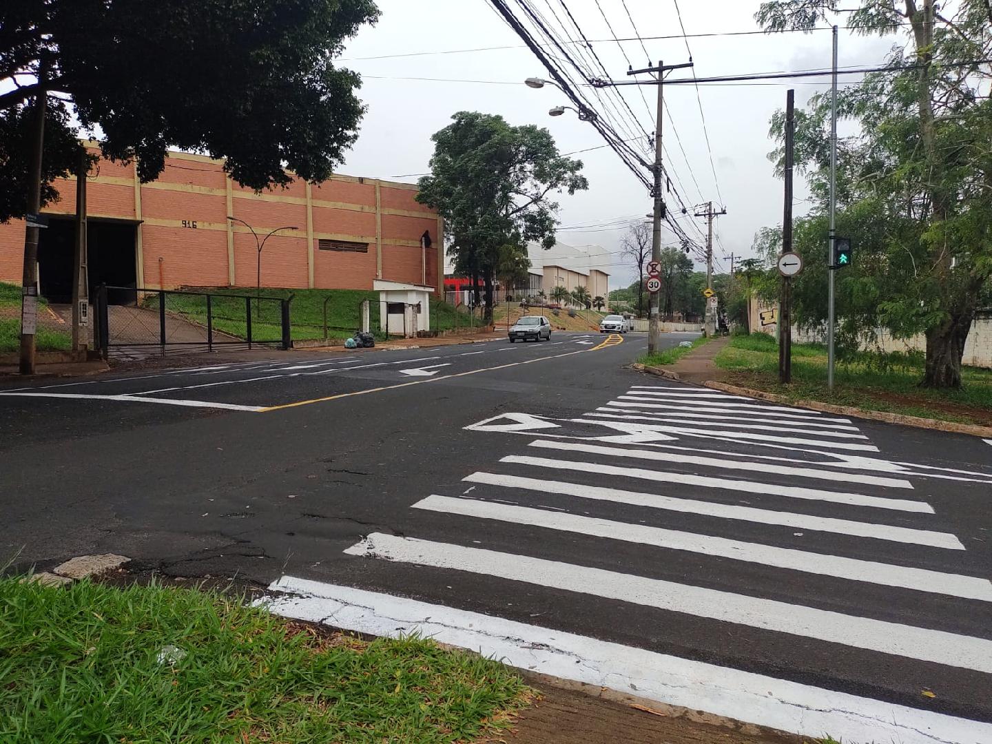 Sinalização É Renovada Em Movimentada Via Da Lagoinha