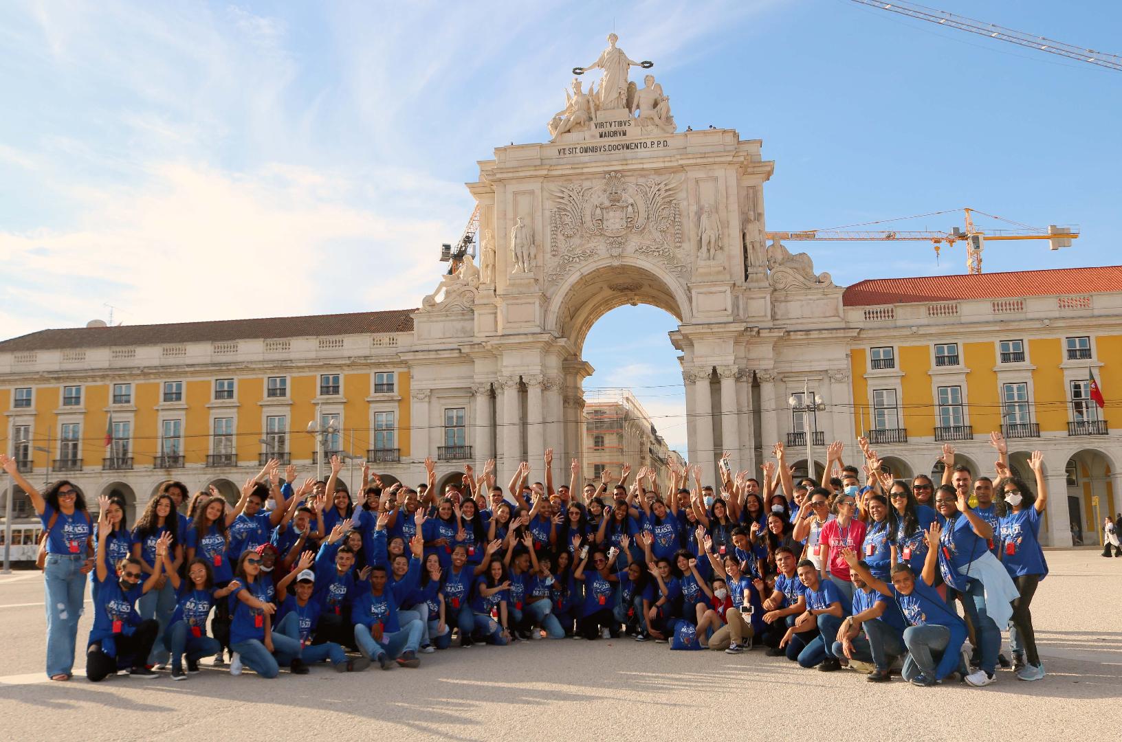 Alunos Da Rede Municipal Embarcam Para Intercâmbio Em Portugal Neste Domingo