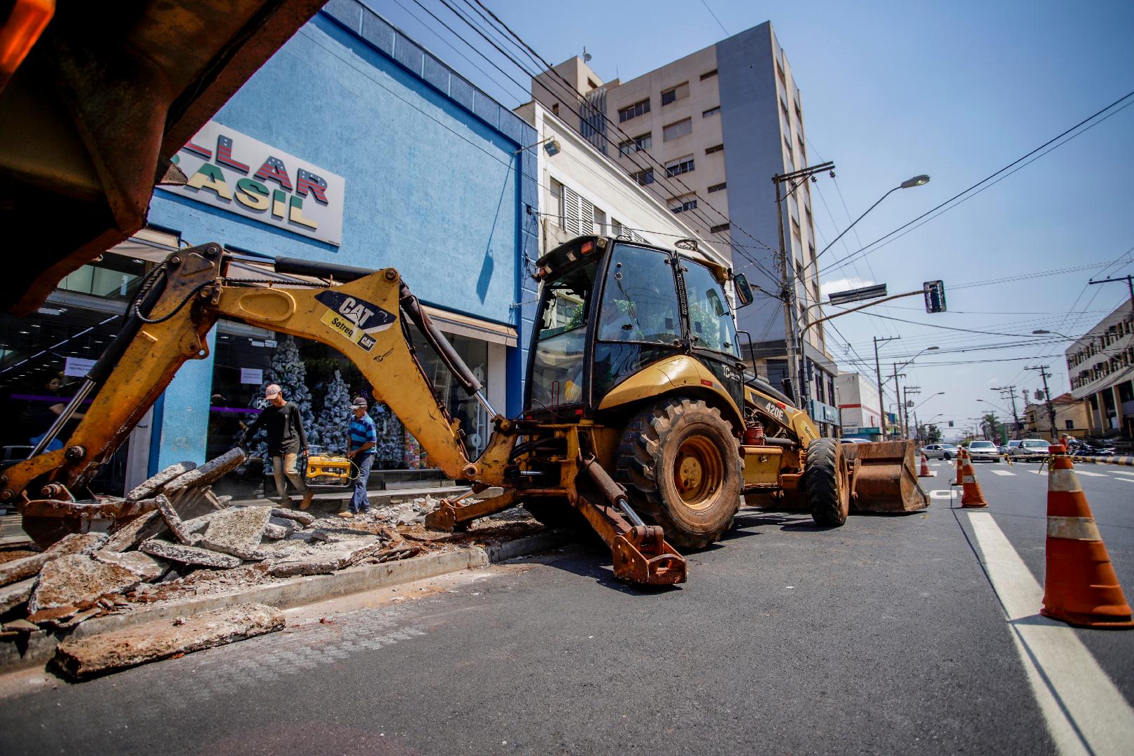 Calçadas Do Corredor De Ônibus Da Avenida Saudade Estão Em Fase De Finalização