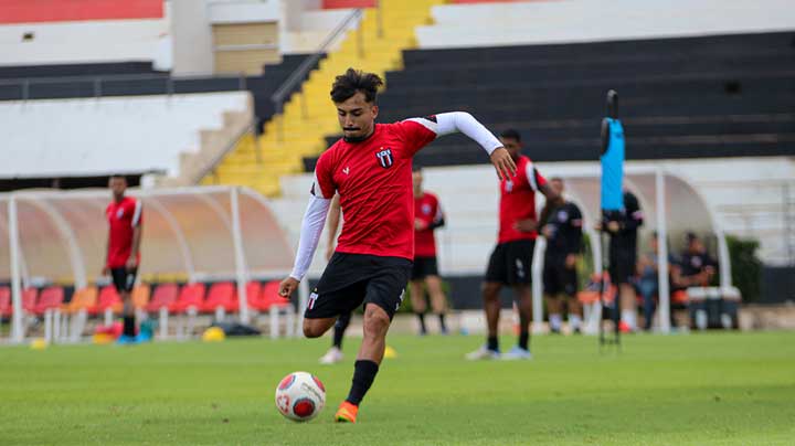 Lucas Lourenço É Apresentado Pelo Botafogo