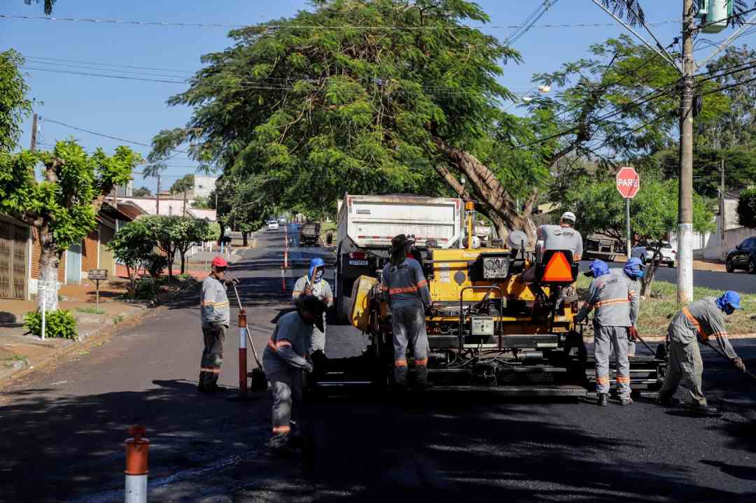 Com Três Empresas Em Operação, Asfalto Novo Chega A Mais Oito Bairros Nesta Semana