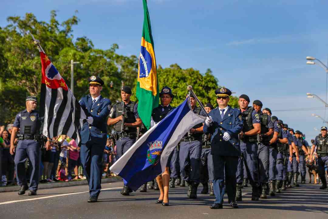 Desfile Cívico marca comemorações de 201 anos da Independência do Brasil